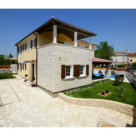 Ena Villa